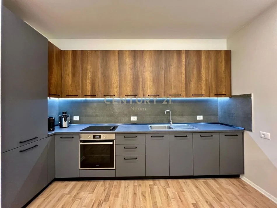 Tirane, shitet apartament 1+1 Kati 5, 71 m² 142.000 € 