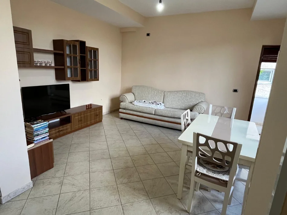 Tirane, jepet me qera apartament 2+1+parkim Kati 2, 100 m² 450 € (Kodra e Priftit)