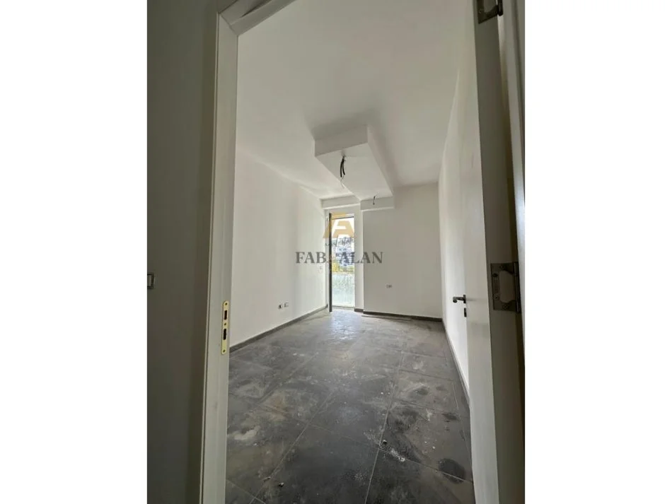 Tirane, shitet apartament 2+1 Kati 3, 93 m² 238.000 € (Liqeni i Thate)