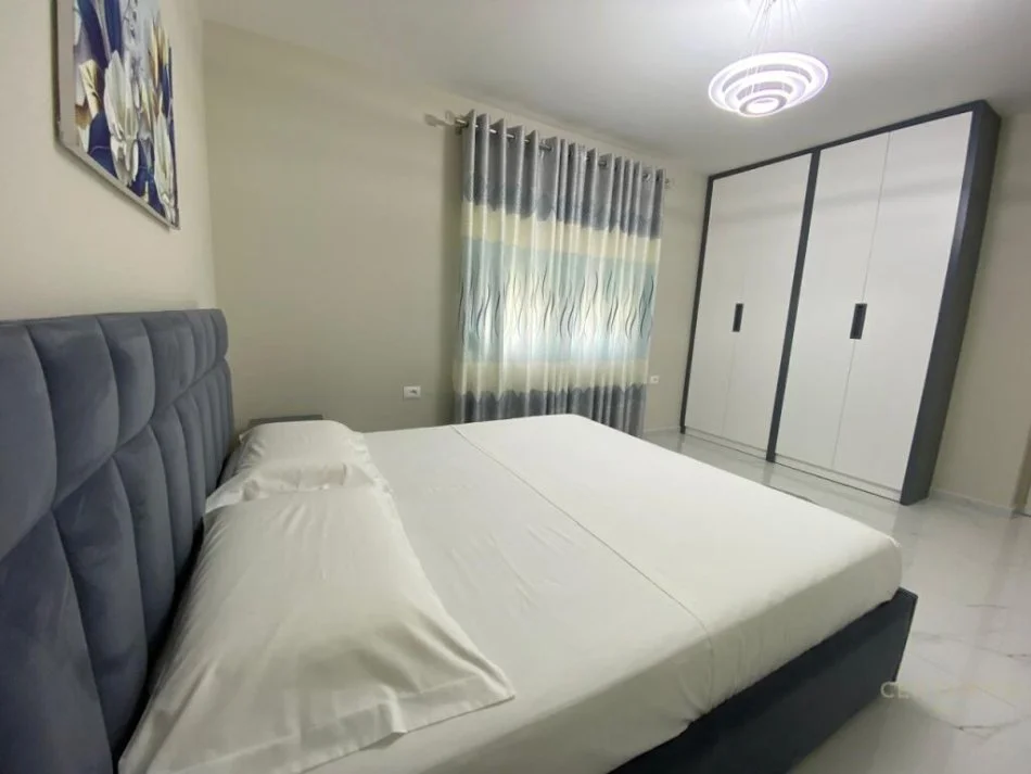 Tirane, jepet me qera 2+1+Ballkon Kati 6, 850 € (Rruga Haxhi Dalliu,)