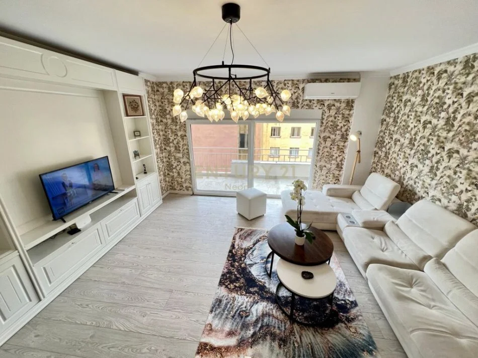 Tirane, jepet me qera apartament 3+1+Aneks+Ballkon Kati 2, 150 m² 1.500 € (Ambasada Amerikane)