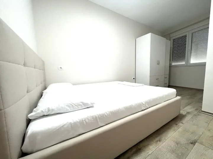 Tirane, shitet apartament 1+1 Kati 2, 54 m² 165.000 € 