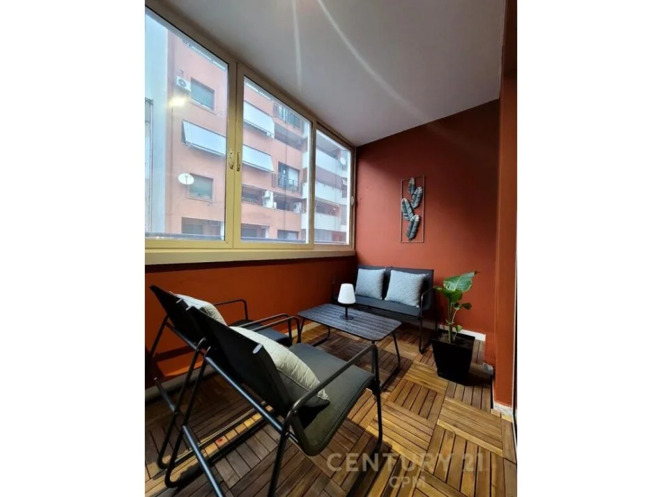 Tirane, jepet me qera apartament 2+1 Kati 6, 108 m² 1.500 € (Bllok)