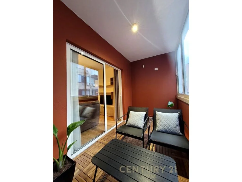 Tirane, jepet me qera apartament 2+1 Kati 6, 108 m² 1.500 € (Bllok)