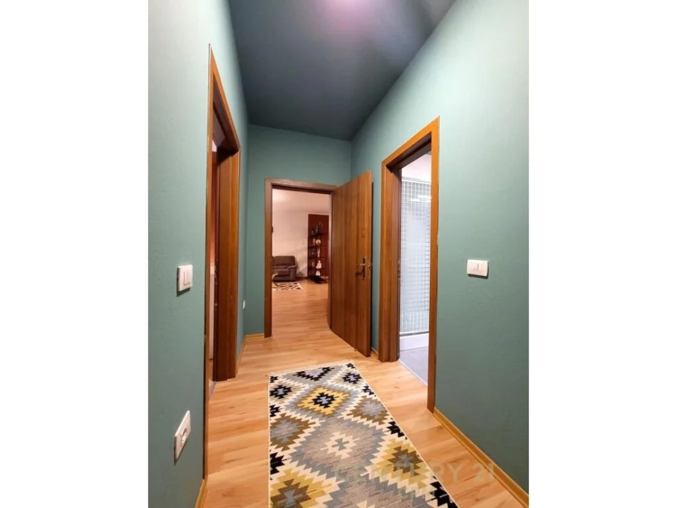 Tirane, jepet me qera apartament 2+1 Kati 6, 108 m² 1.500 € (Bllok)