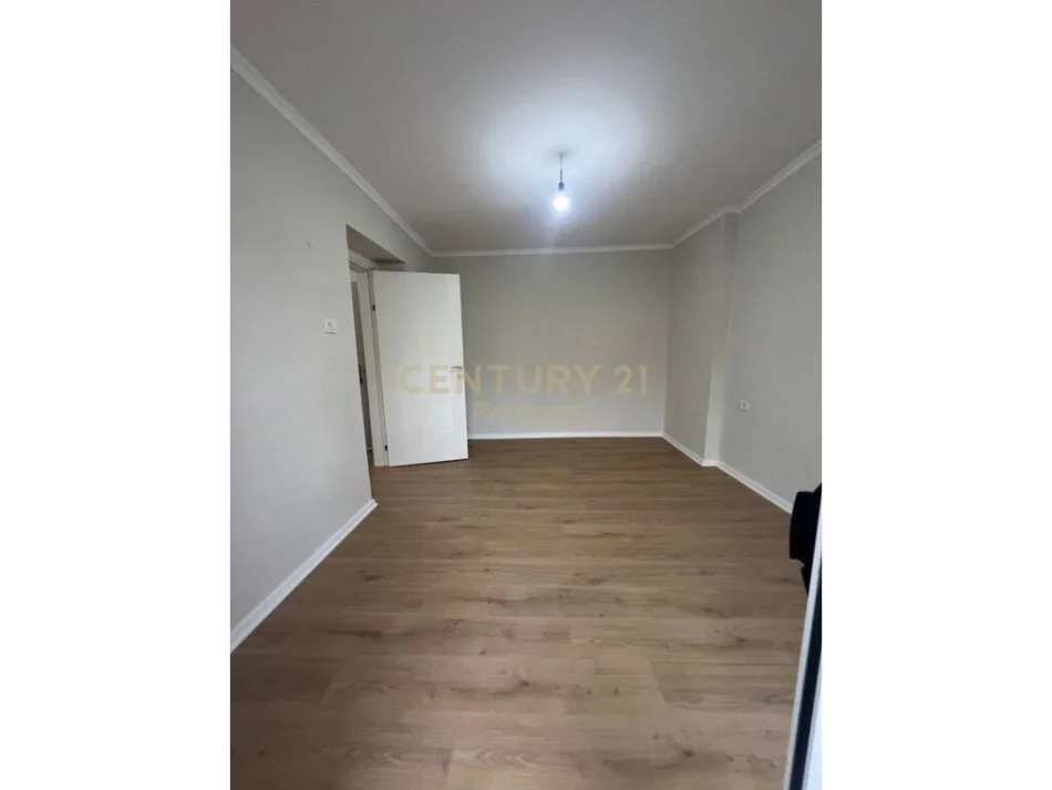 Tirane, shitet apartament 1+1 Kati 3, 56 m² 87.000 € 