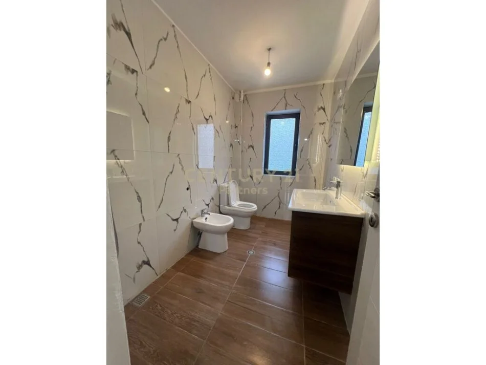 Tirane, shitet apartament 1+1 , 56 m² 87.000 € (Ferit Xhajko)