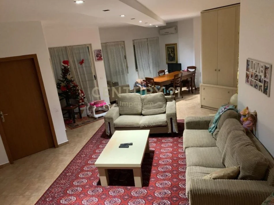 Tirane, shitet apartament 3+1 Kati 1, 128 m² 140.360 € (Yzberish)