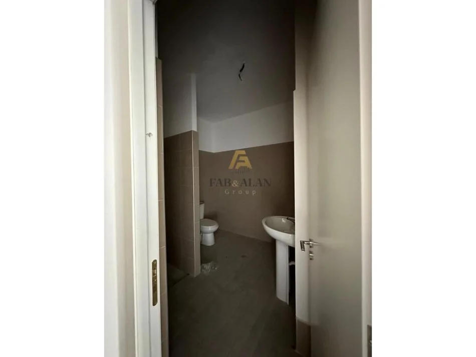 Tirane, shitet apartament 2+1 Kati 3, 93 m² 238.000 € (Liqeni i Thate)