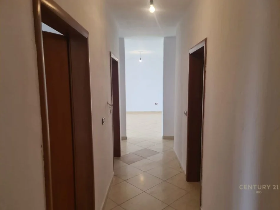Tirane, shitet apartament 2+1 Kati 5, 122 m² 156.000 € 