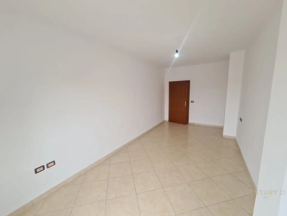 Tirane, shitet apartament 2+1 Kati 5, 122 m² 156.000 € 