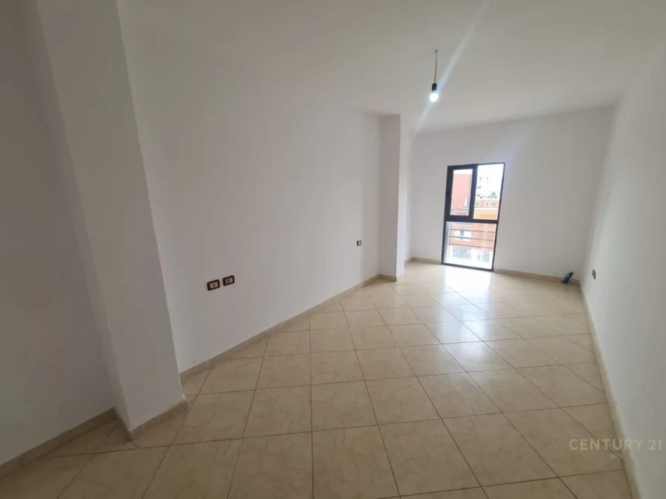 Tirane, shitet apartament 2+1 Kati 5, 122 m² 156.000 € 