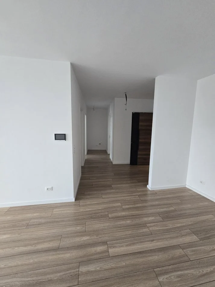 Tirane, jepet me qera zyre Kati 2, 89 m² 1.200 €
