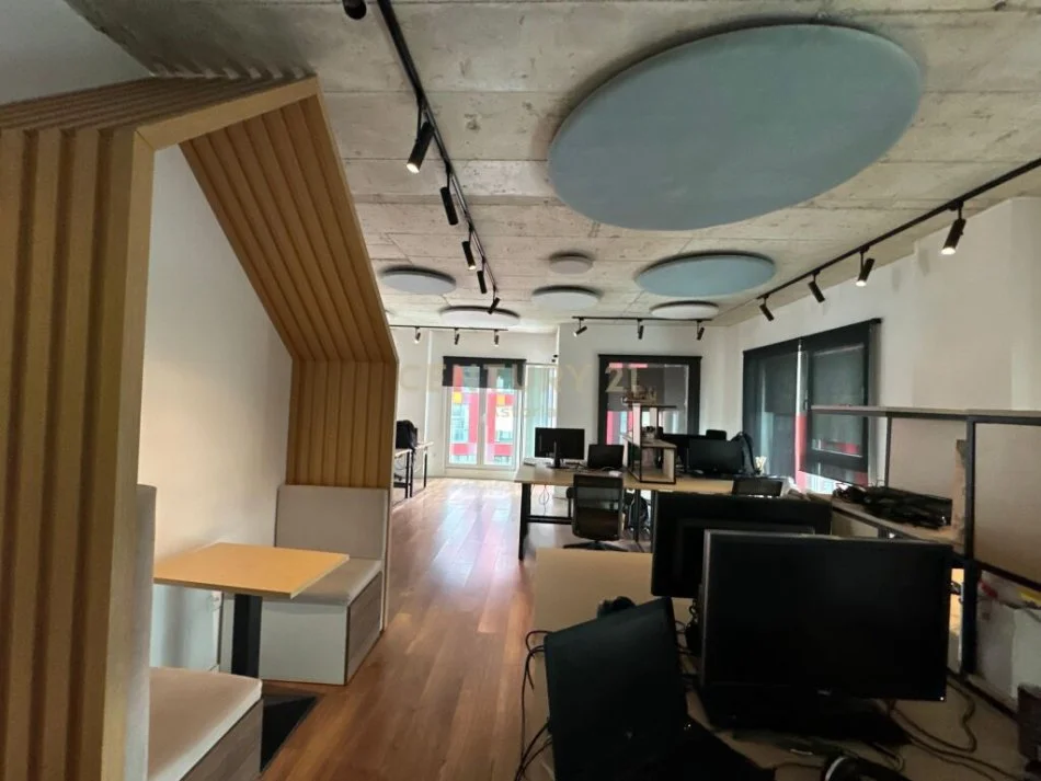 Tirane, jepet me qera apartament 2+1 Kati 4, 170 m² 2.000 € (faik konica)