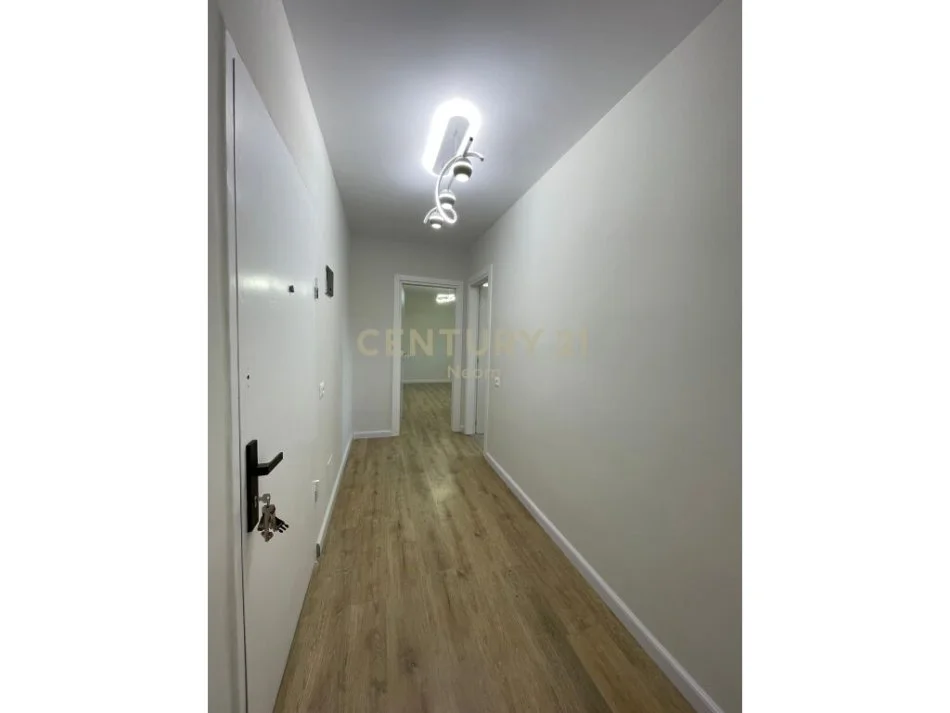 Tirane, shitet apartament 1+1 , 53 m² 72.000 € 