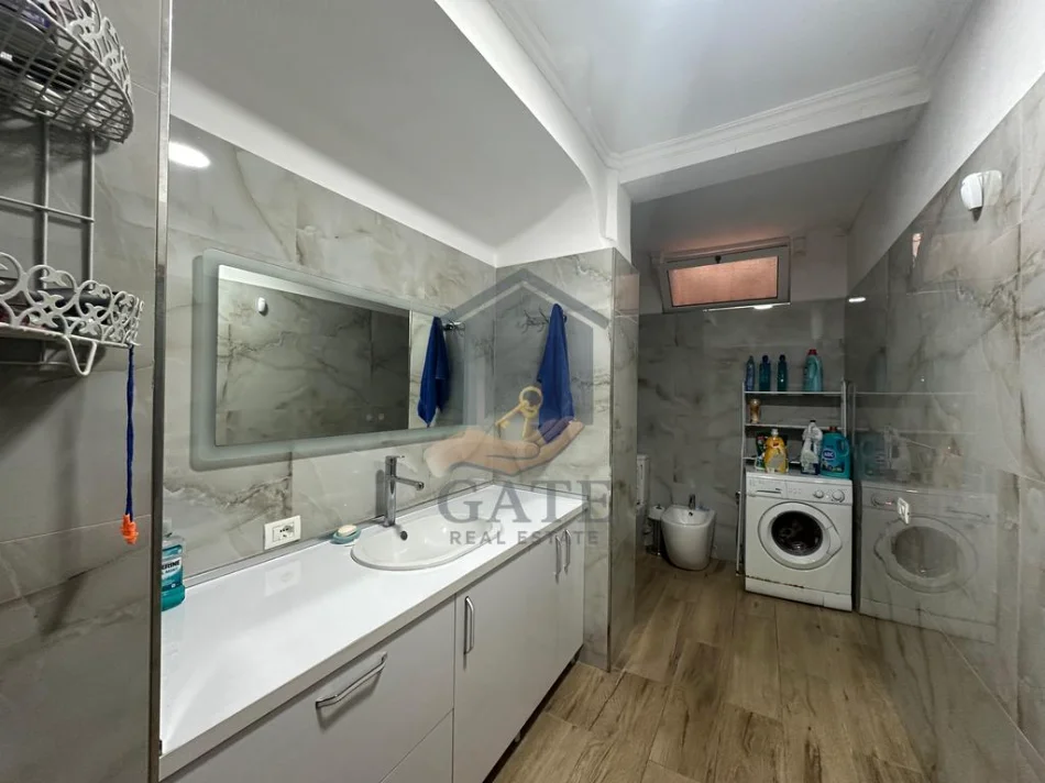 Durres, shitet apartament 2+1 Kati 1, 114 m² 114.000 € (Stadiumi)