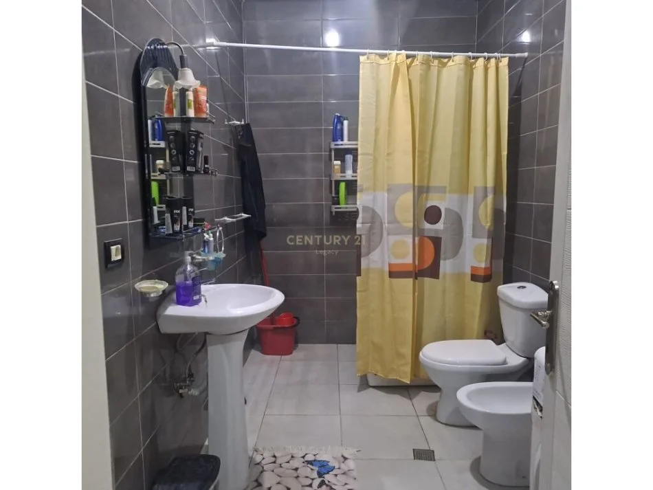 Tirane, shitet apartament 2+1 Kati 0, 92 m² 120.000 € (Rruga Dajtit)