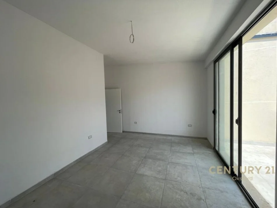 Tirane, shitet apartament 2+1+Aneks+Ballkon Kati 5, 119 m² 140.400 € (Rruga Alajdin Frasheri)