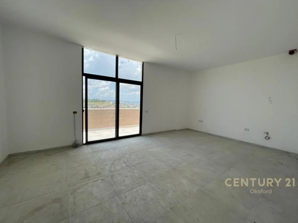 Tirane, shitet apartament 2+1+Aneks+Ballkon Kati 5, 152 m² 156.000 € (Rruga Alajdin Frasheri)