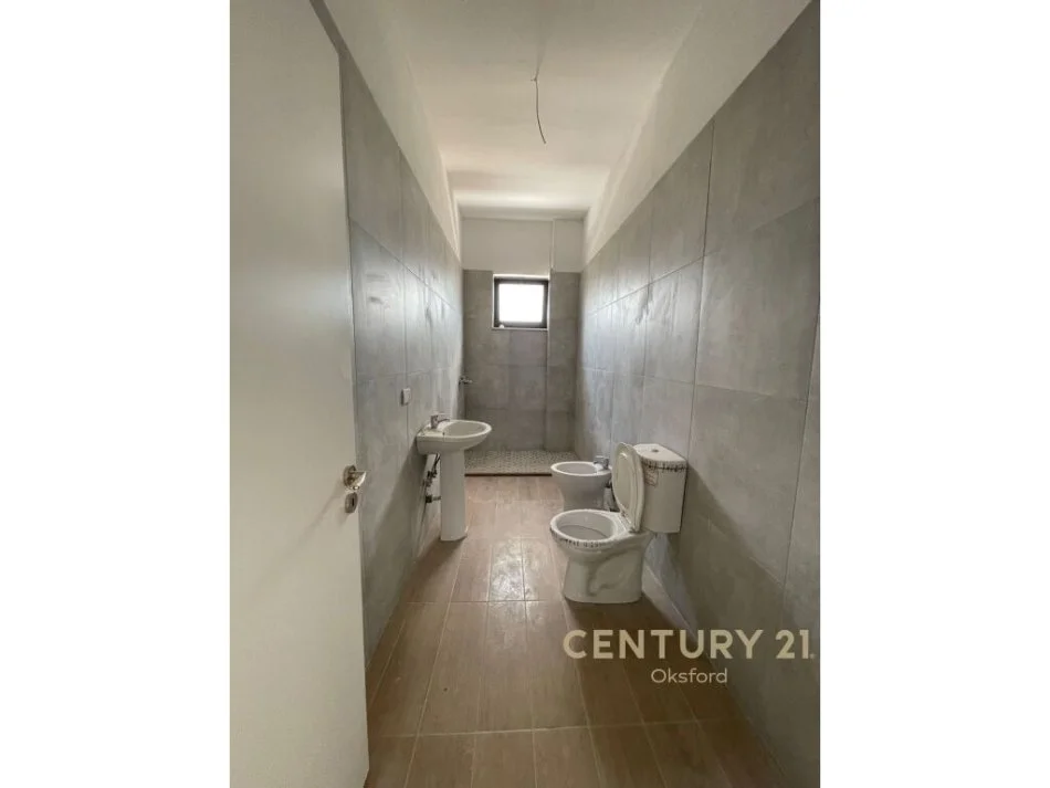 Tirane, shitet apartament 2+1+Aneks+Ballkon Kati 5, 152 m² 156.000 € (Rruga Alajdin Frasheri)