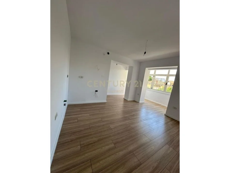 Tirane, shitet apartament 1+1 Kati 3, 53 m² 110.000 € (xhamia e tabakeve)