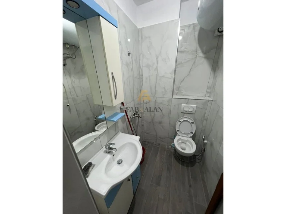 Tirane, jepet me qera garsonier Kati 3, 45 m² 500 € (Qender)