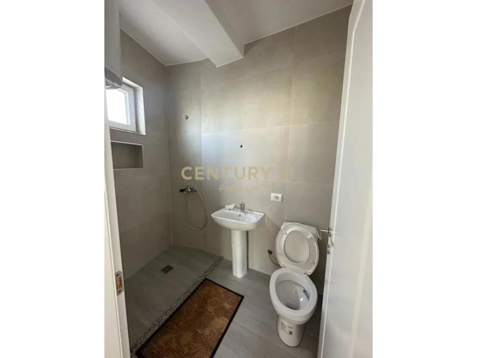 Tirane, jepet me qera apartament 2+1 Kati 4, 113 m² 530 € (LIQENI I THATE)