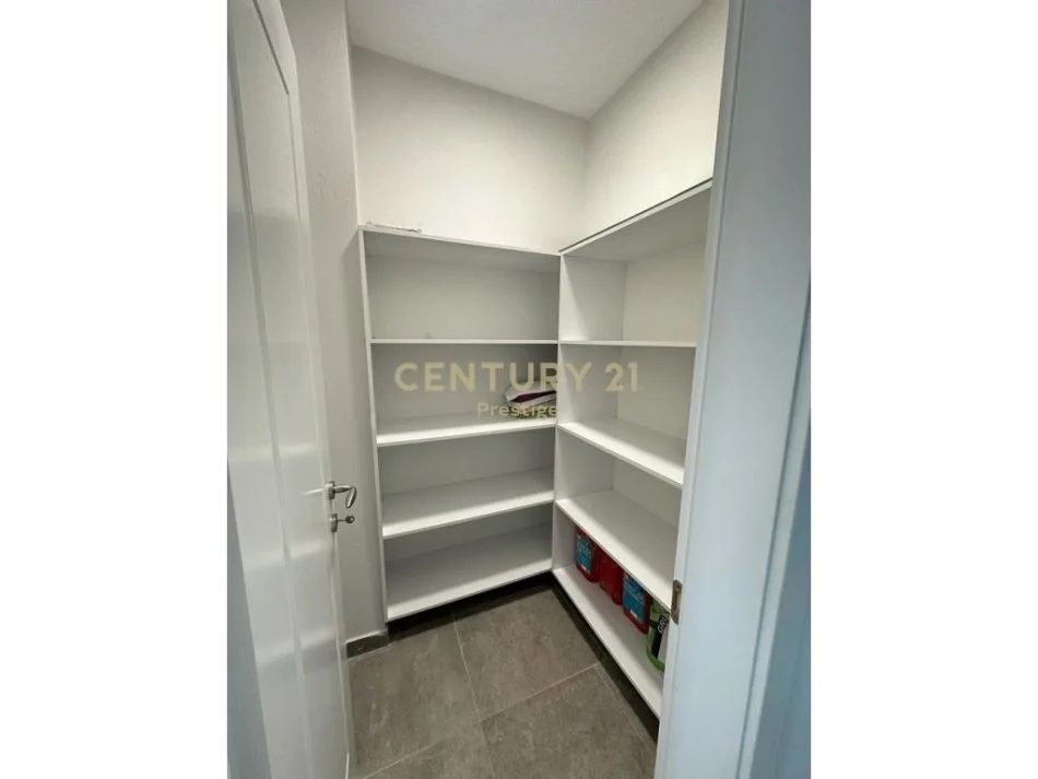 Tirane, jepet me qera apartament 2+1 Kati 4, 113 m² 530 € (LIQENI I THATE)