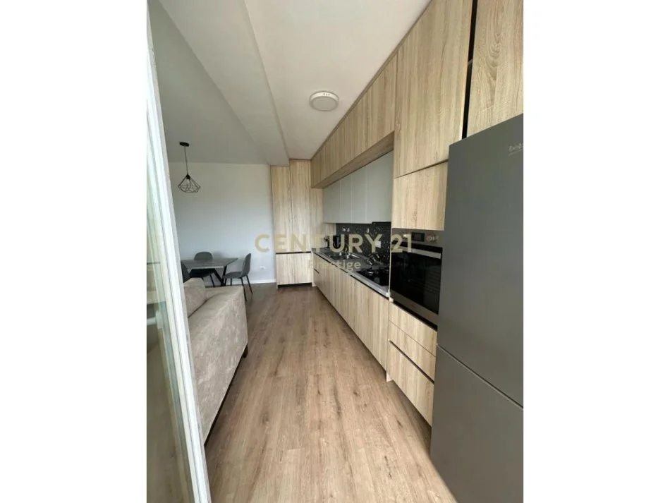 Tirane, jepet me qera apartament 2+1 Kati 4, 113 m² 530 € (LIQENI I THATE)