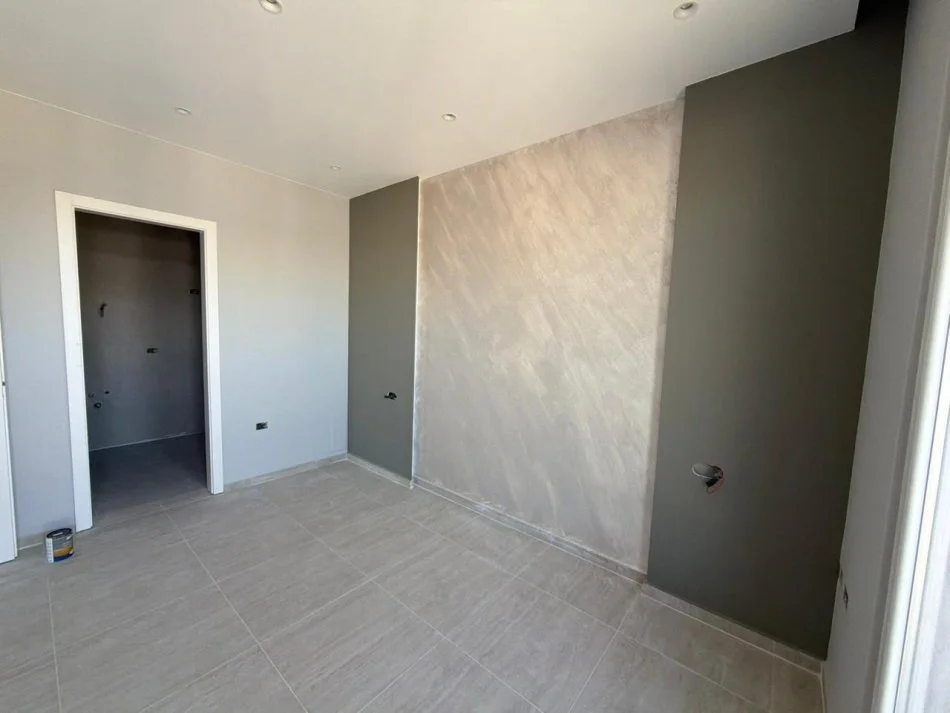 Tirane, shitet apartament 2+1+2+Ballkon Kati 8, 136 m² 129.000 € (UNIVERS CITY)