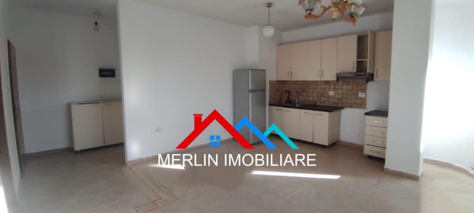 Tirane, jepet me qera apartament 1+1+Ballkon Kati 4, 70 m² 410 € (RRUGA DRITAN HOXHA,LAPRAKE)