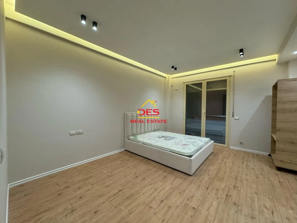 Vlore, shitet garsonier Kati 2, 48 m² 105.000 € (Rruga Çamëria)