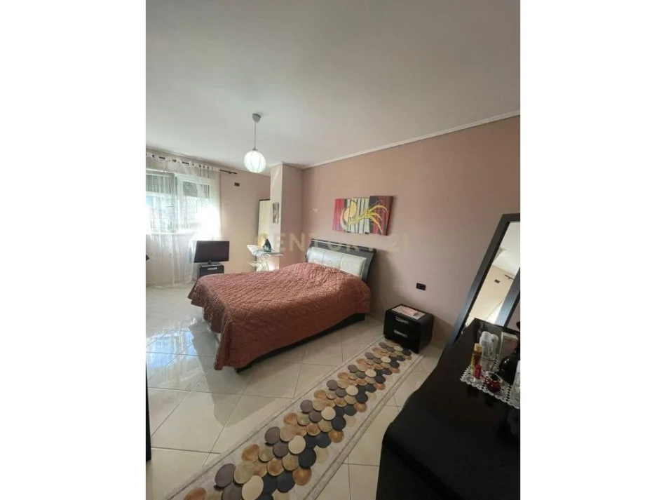 Tirane, shitet apartament 2+1+Ballkon Kati 2, 114 m² 170.000 € (xhamlliku)