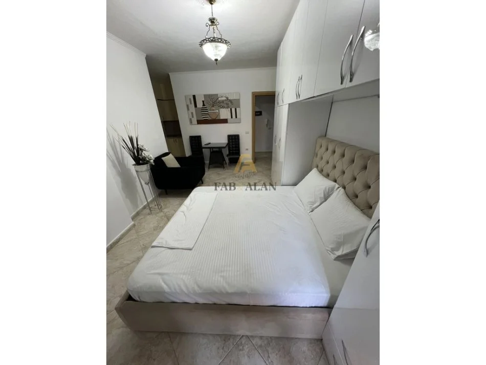 Tirane, jepet me qera garsonier Kati 3, 45 m² 500 € (Qender)