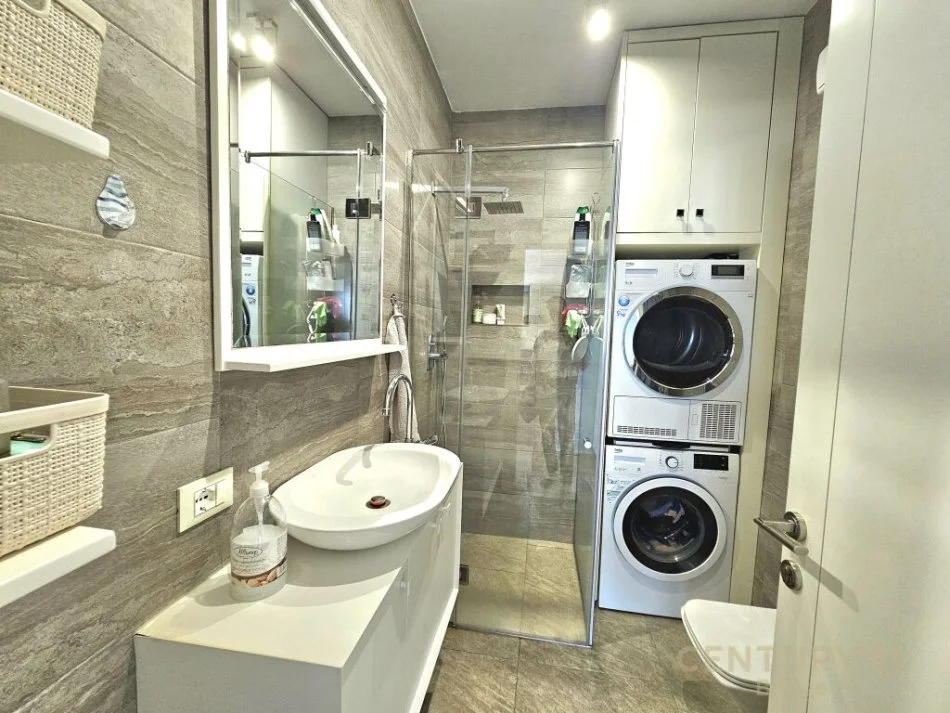 Tirane, shitet apartament 2+1 Kati 11, 89 m² 200.000 € (Komuna e Parisit)