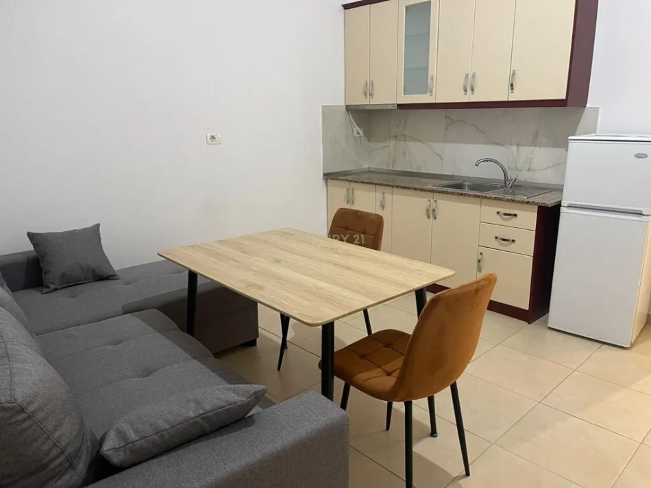Tirane, jepet me qera apartament 1+1 Kati 0, 54 m² 320 € (Vilat Gjermane)