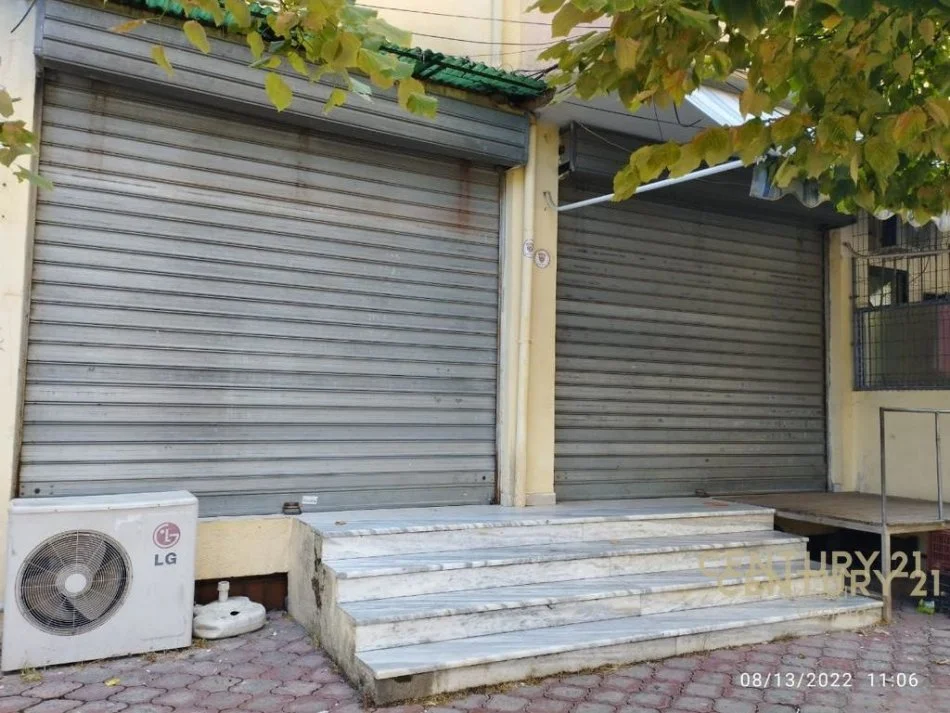 Tirane, shitet dyqan Kati 0, 58 m² 115.000 € (Rruga Vace Zela)