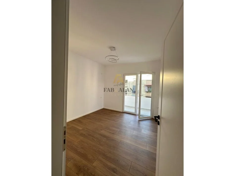 Tirane, shitet apartament 1+1 Kati 4, 52 m² 95.000 € (Kongresi i Manastirit)