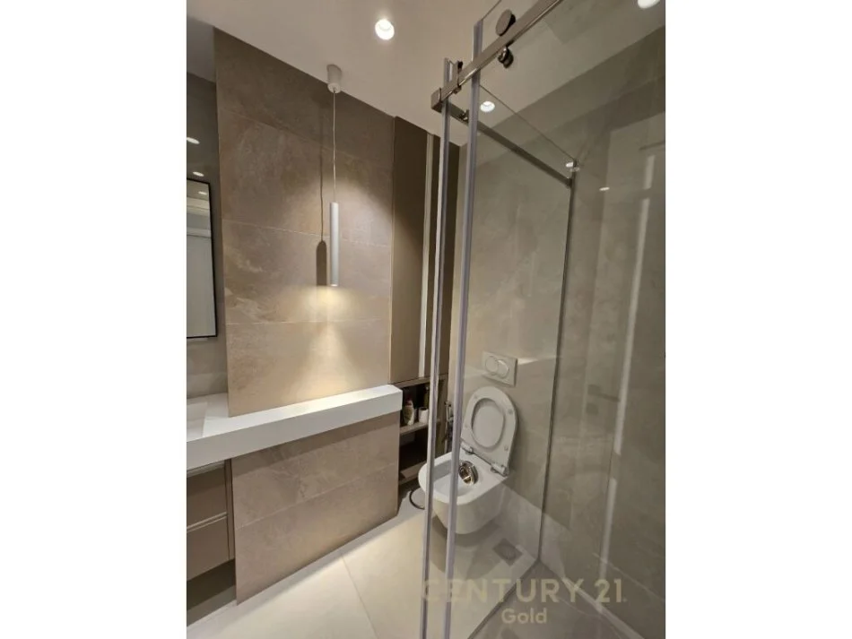 Tirane, shitet apartament 3+1+Ballkon Kati 5, 131 m² (selvia)