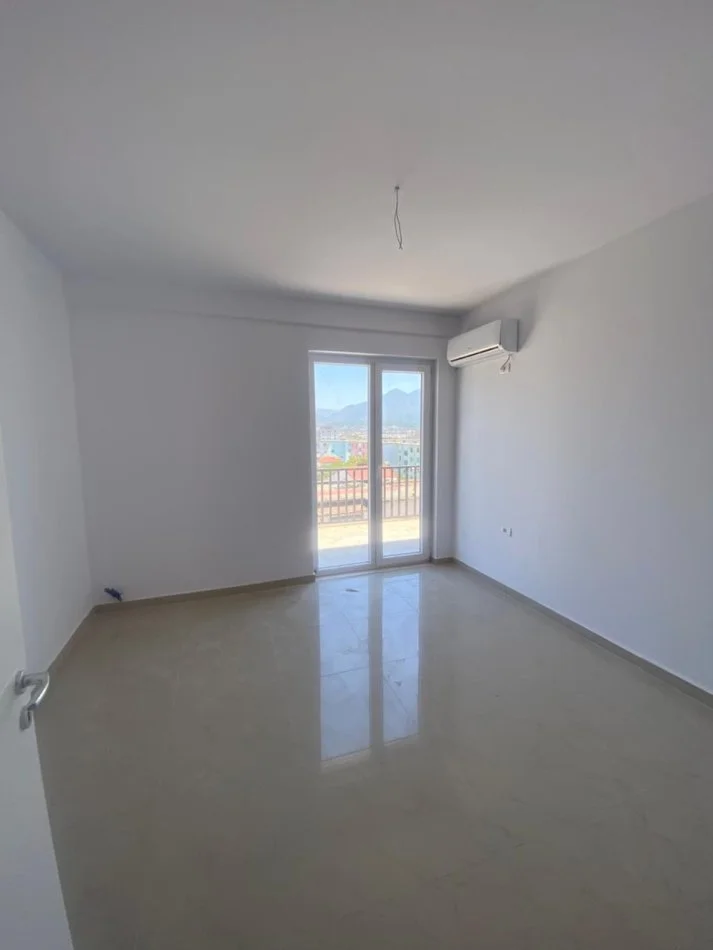 Tirane, jepet me qera apartament 2+1 Kati 5, 350 € 