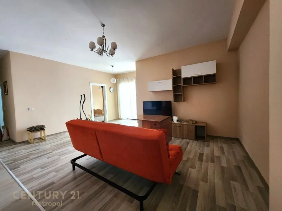 Tirane, shitet apartament 2+1 Kati 3, 85 m² 130.000 € (Oxhaku)