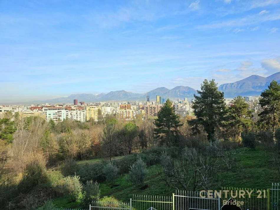 Tirane, shitet apartament 3+1 Kati 3, 110 m² 175.000 € (Kopshti Botanik)