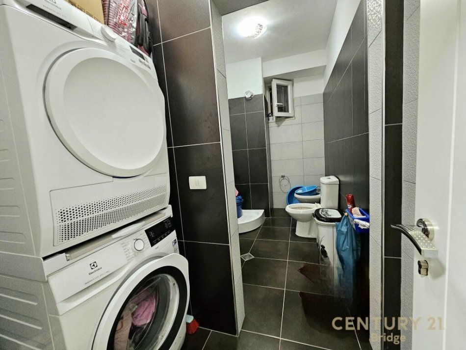 Tirane, shitet apartament 3+1 Kati 3, 110 m² 175.000 € (Kopshti Botanik)