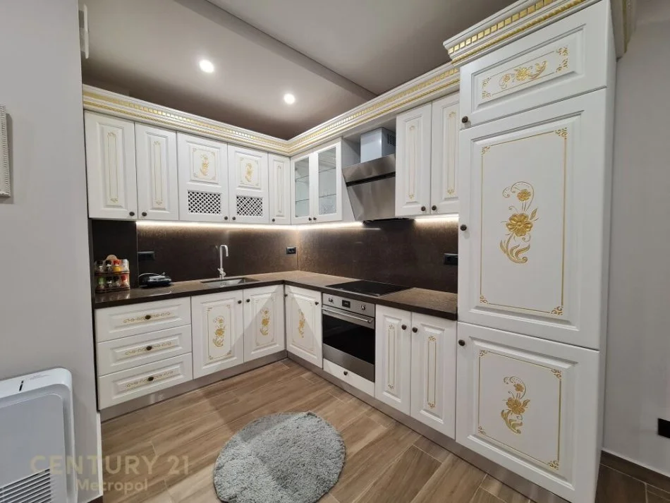 Tirane, shitet apartament 1+1 , 65 m² 220.000 € (Qendra Tregetare TEG)