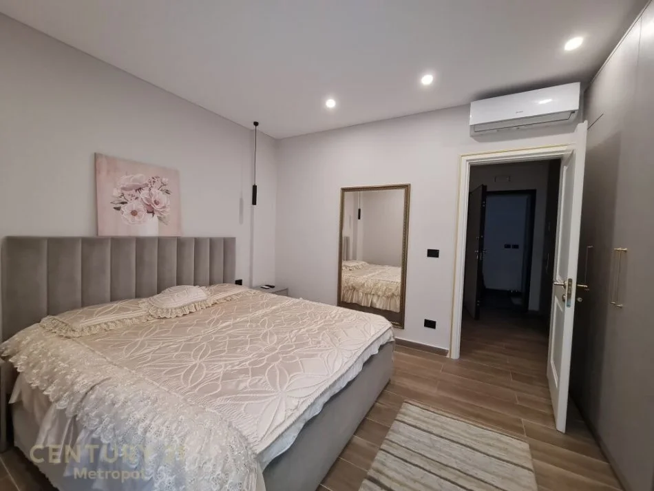 Tirane, shitet apartament 1+1 , 65 m² 220.000 € (Qendra Tregetare TEG)