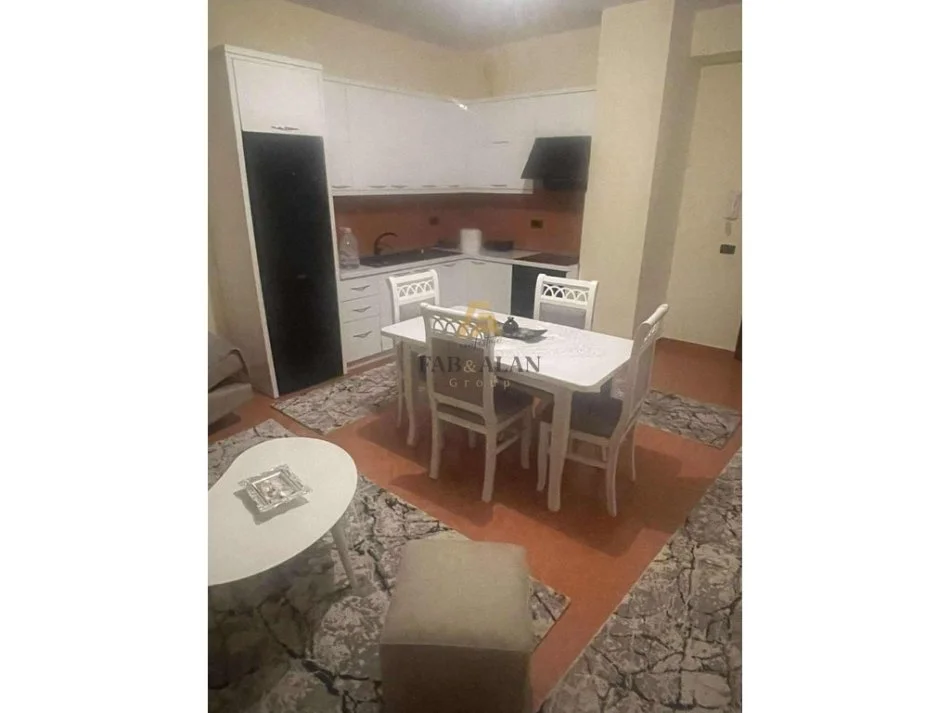 Fier, shitet apartament 2+1 , 108 m² 110.000 € (Fier)