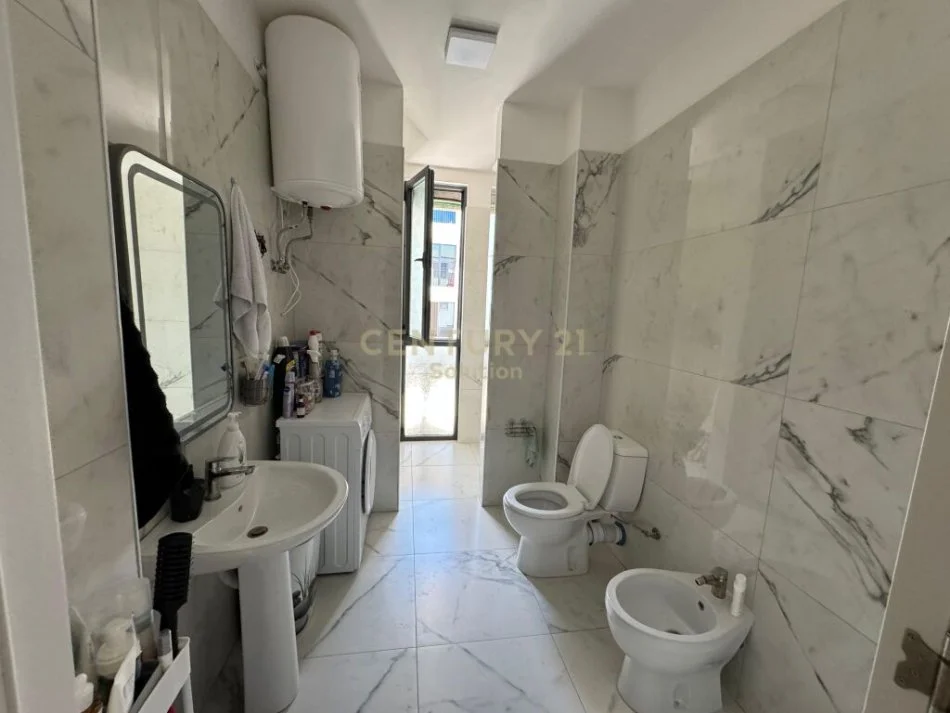 Tirane, jepet me qera apartament 1+1 Kati 2, 78 m² 500 € (LIQENI I THATE)