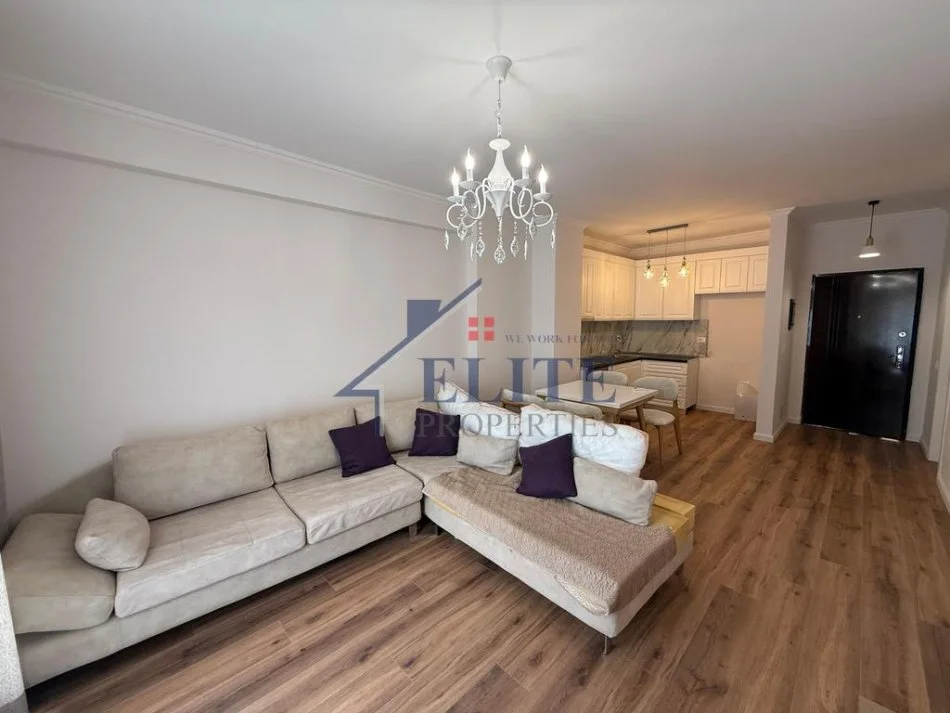 Tirane, jepet me qera apartament 2+1+Ballkon Kati 2, 100 m² 650 € (Kompleksi Magnet)
