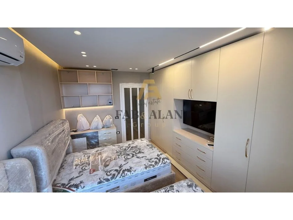 Tirane, shitet apartament 2+1 , 98 m² 260.000 € (Shkolla e Bashkuar)