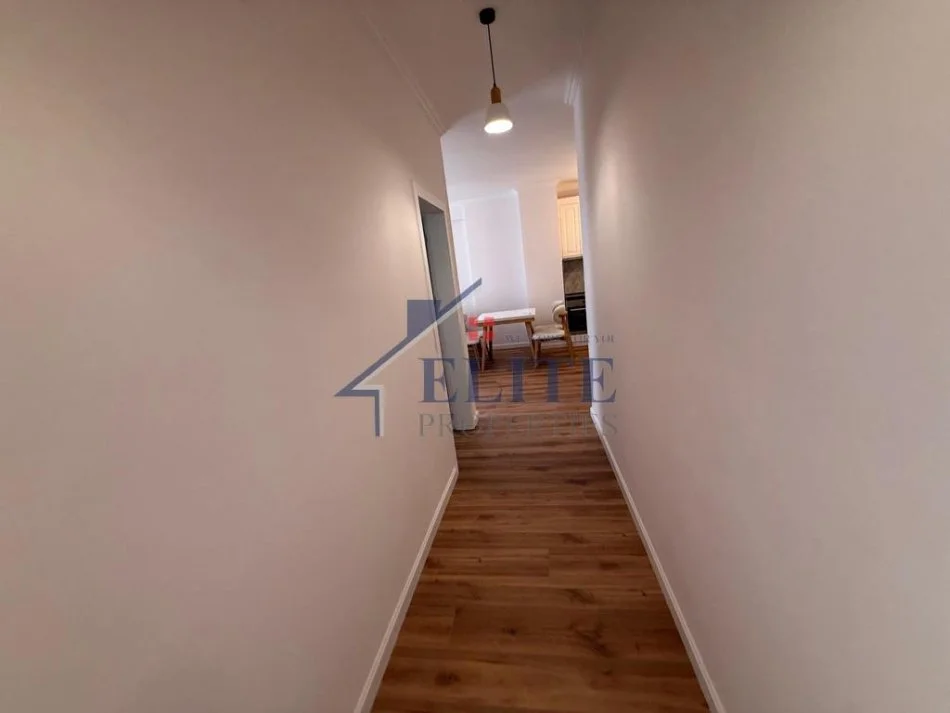Tirane, jepet me qera apartament 2+1+Ballkon Kati 2, 100 m² 650 € (Kompleksi Magnet)